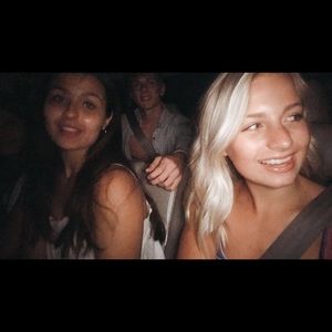 Meet your Posher, Ella